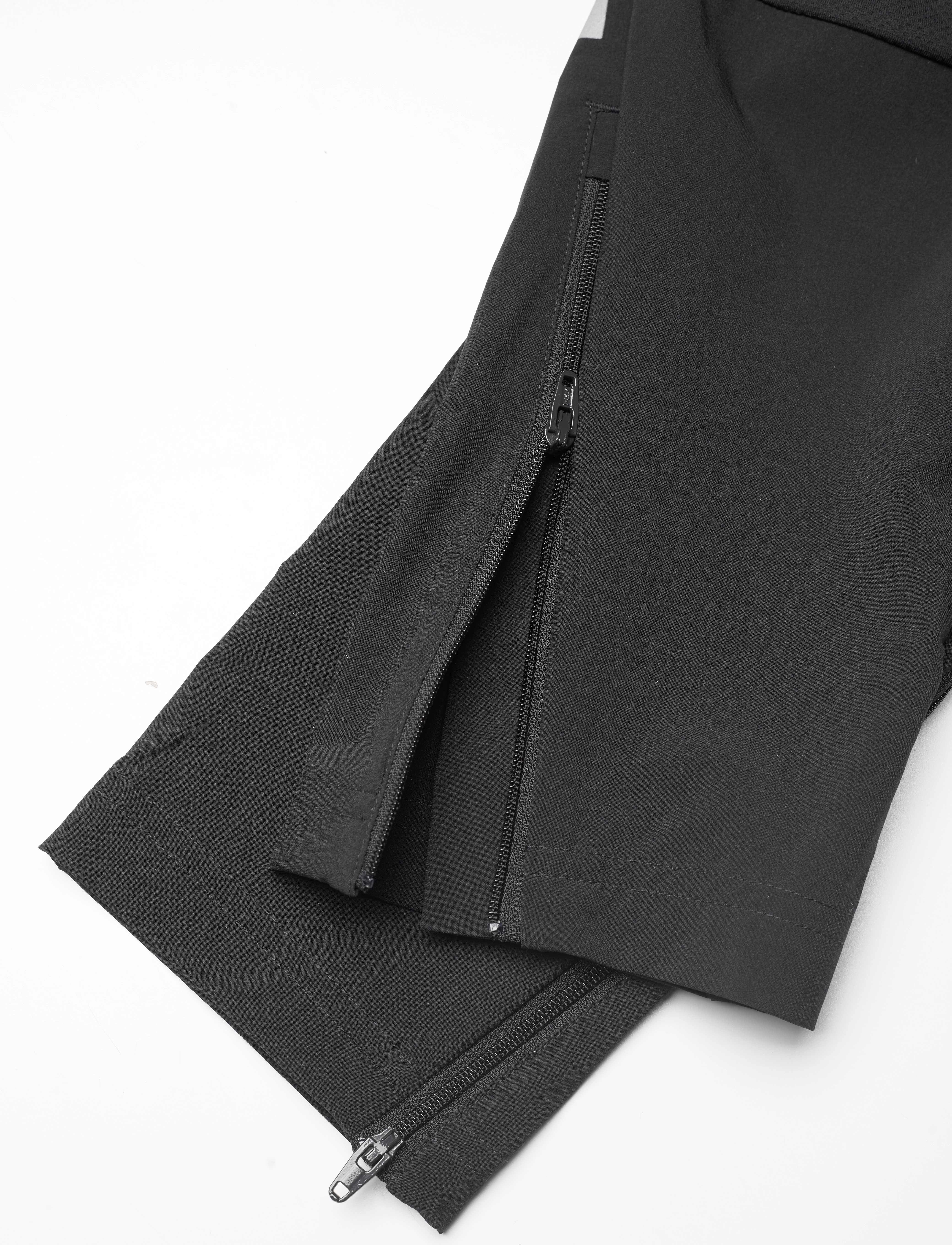 adidas Sportswear - AEROREADY 3-Stripes Joggers - black/refsil - 4