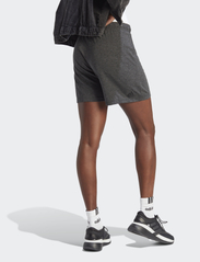 adidas Sportswear - W WINRS SHORT - laveste priser - blckme - 3