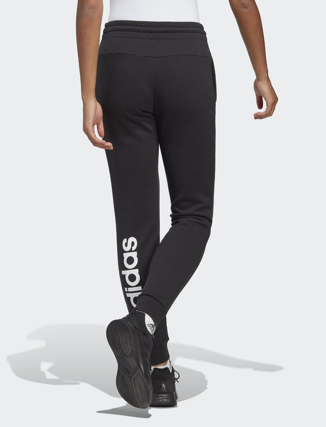 Adidas essentials 2025 linear pants women's