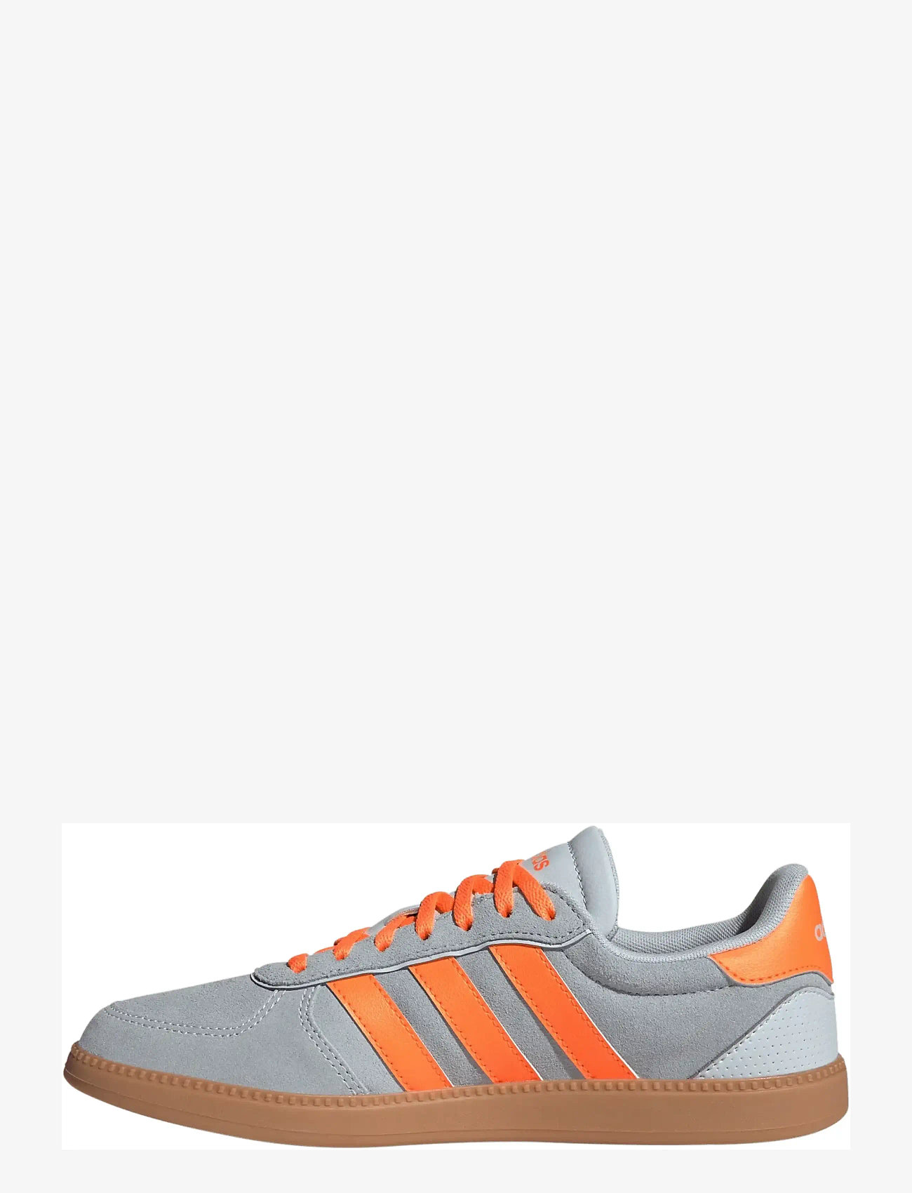 adidas Sportswear - BREAKNET SLEEK - lave sneakers - halblu/luor/gum10 - 2