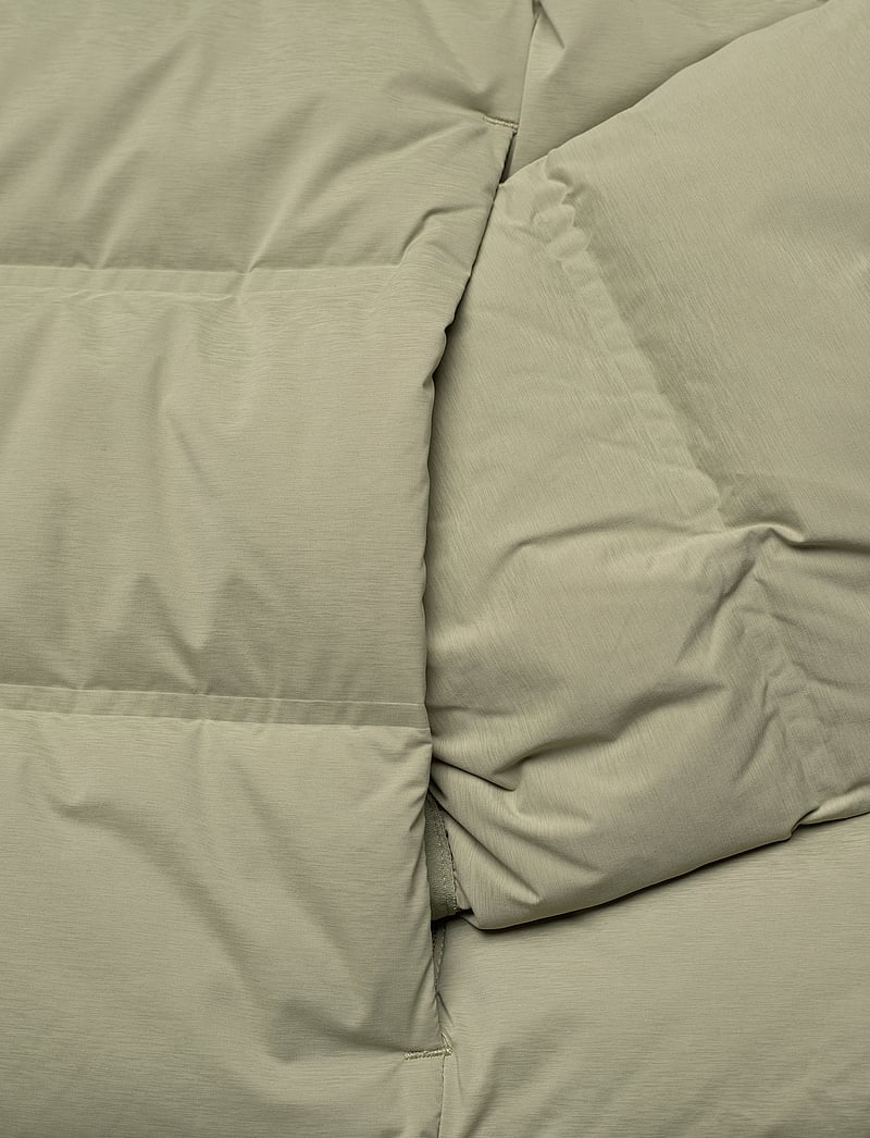 adidas Sportswear - HELIONIC STRETCH HOODED DOWN JACKET - sulejoped ja voodriga joped - tengrn - 3