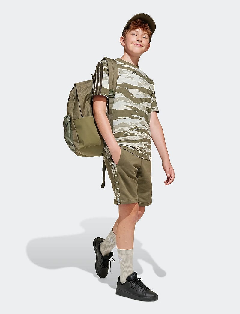 adidas Sportswear - J CAMO SHORT - sporta šorti - olistr/multco - 0