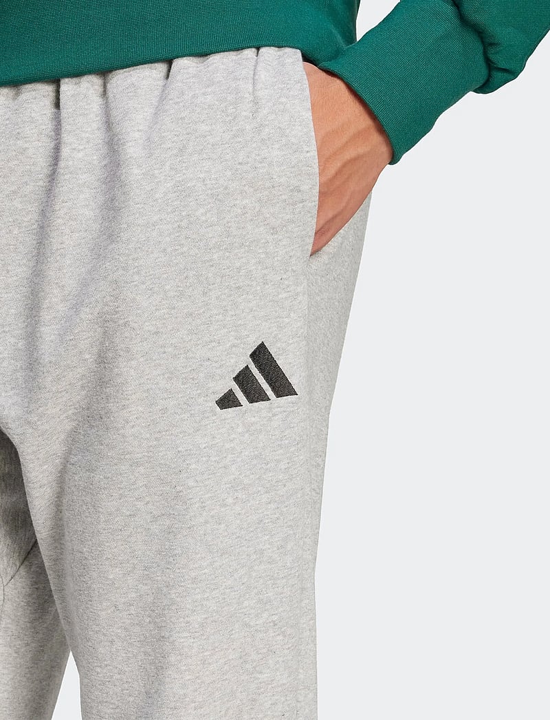 adidas Sportswear - M FEELCOZY PANT - sweatpants - mgreyh/black - 5
