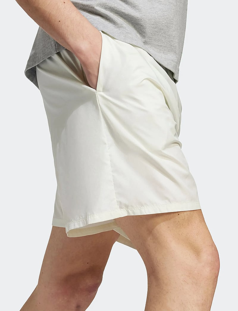 adidas Sportswear - M CE SHO GD - vabaaja lühikesed püksid - owhite - 3