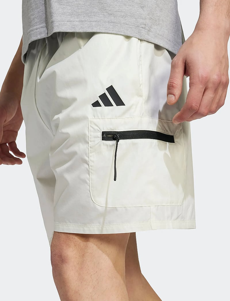 adidas Sportswear - M CE SHO GD - vabaaja lühikesed püksid - owhite - 5
