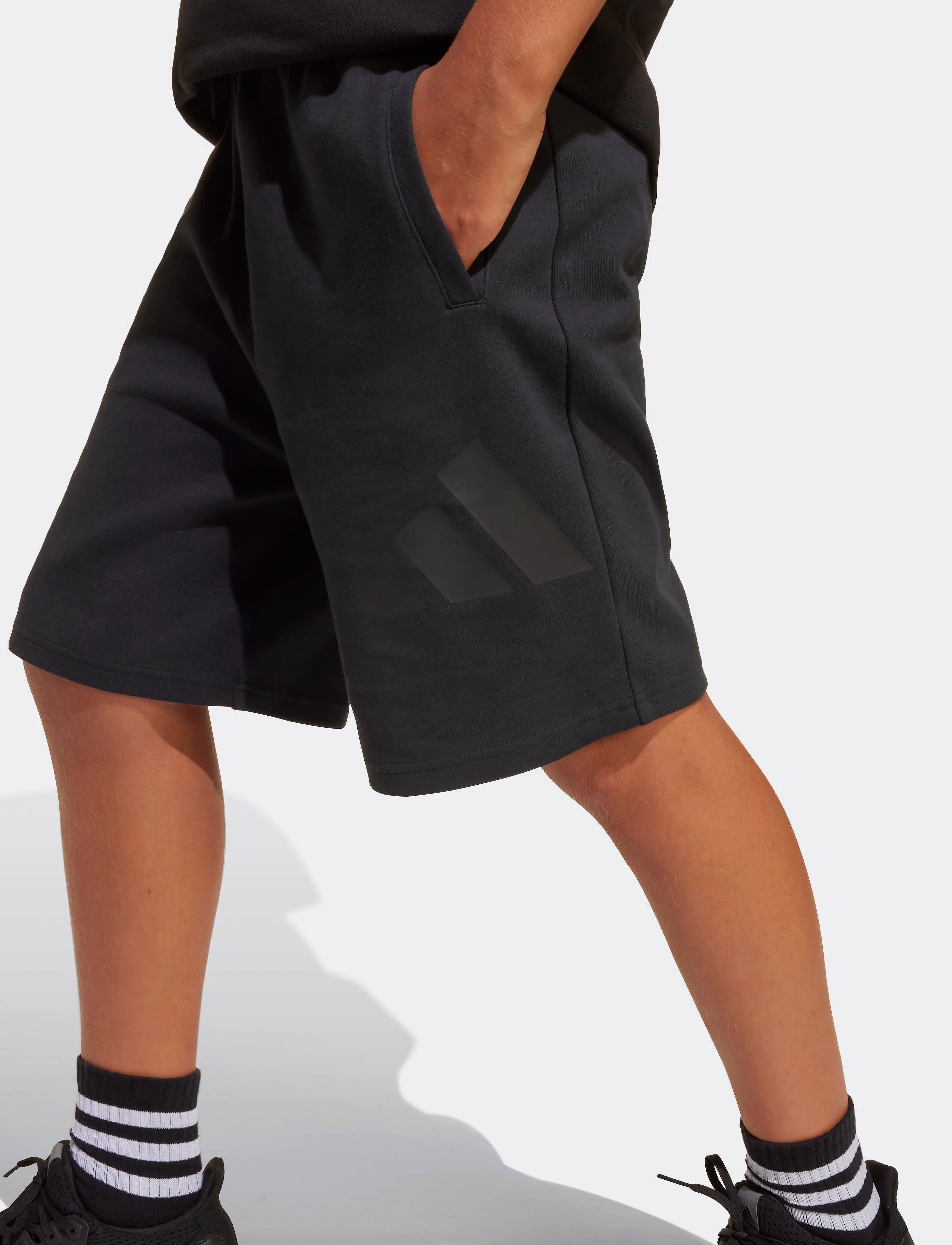 adidas Sportswear - J FI LOGO SHORT - black/black - 5