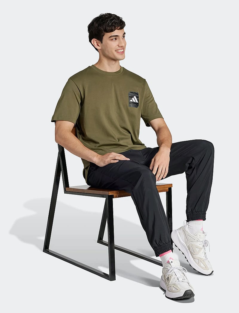 adidas Sportswear - M C CAMO WV TEE - olistr - 0