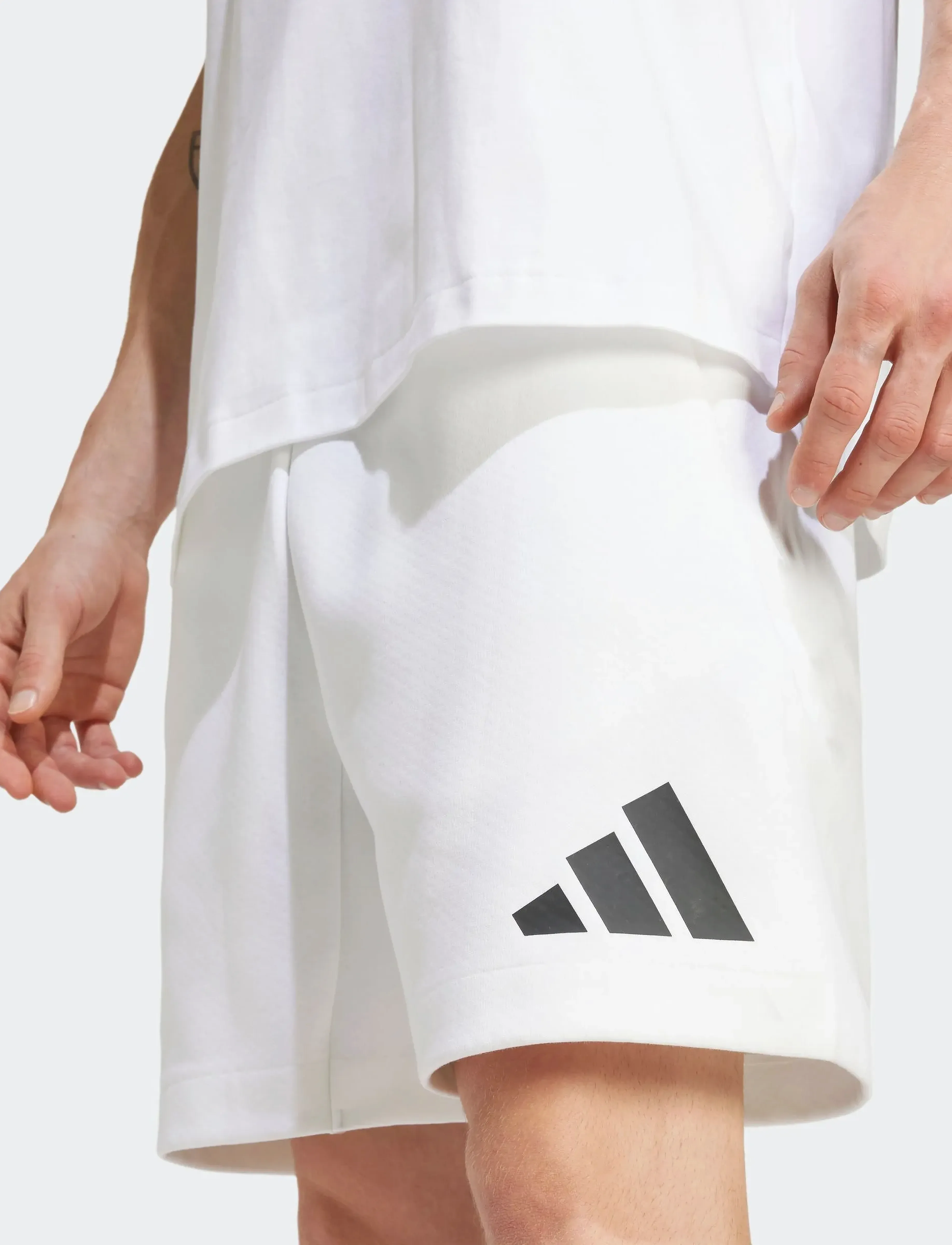 adidas Sportswear - M Z.N.E. SHO - afslappede shorts - white - 5