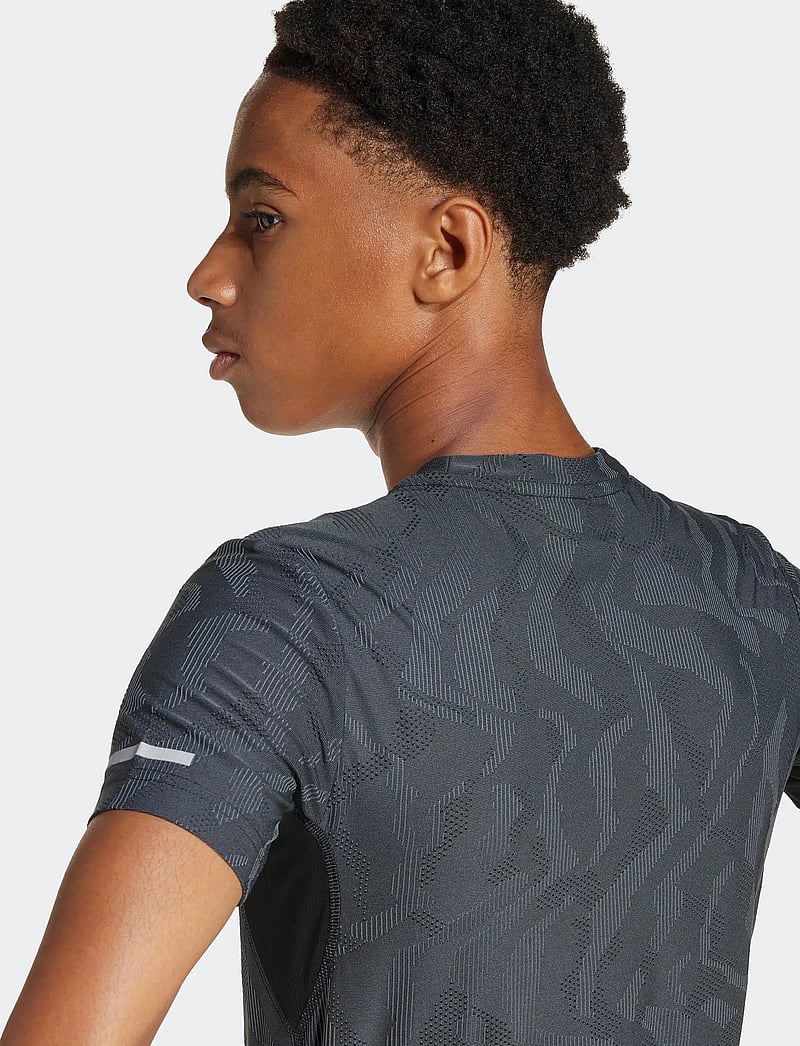 adidas Sportswear - J PP TEE - sporta topi - black/refsil - 4