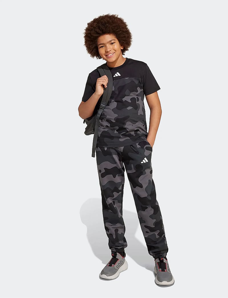 adidas Sportswear - J CAMO FL PANT - bikses - black/white - 0