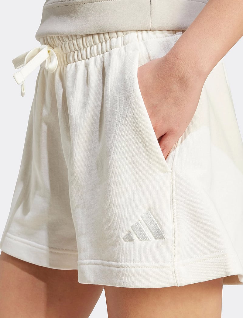 adidas Sportswear - W ALL SZN FT SH - freizeit shorts - owhite - 2