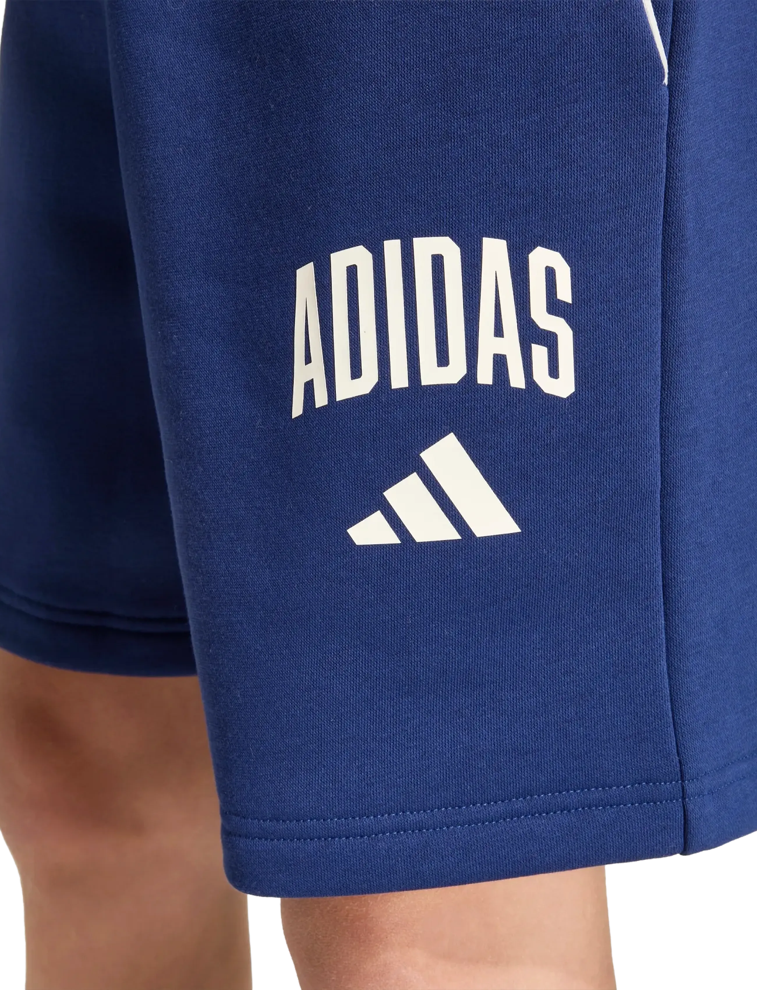 adidas Sportswear - J CLGT FL SHO - mjúkar stuttbuxur - dkblue/owhite - 5