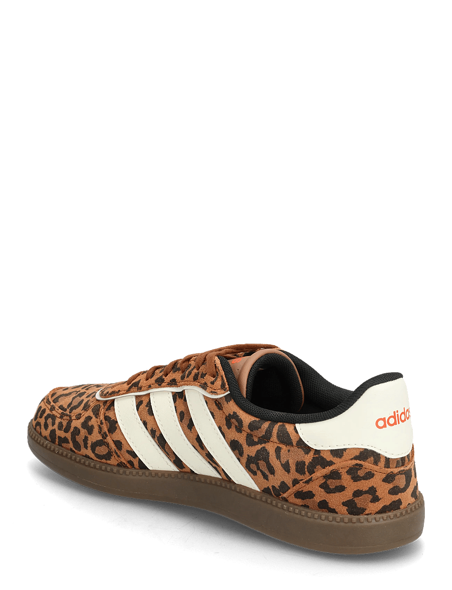 adidas Sportswear - BREAKNET SLEEK - baskets basses - dubr/crewht/gum5 - 2