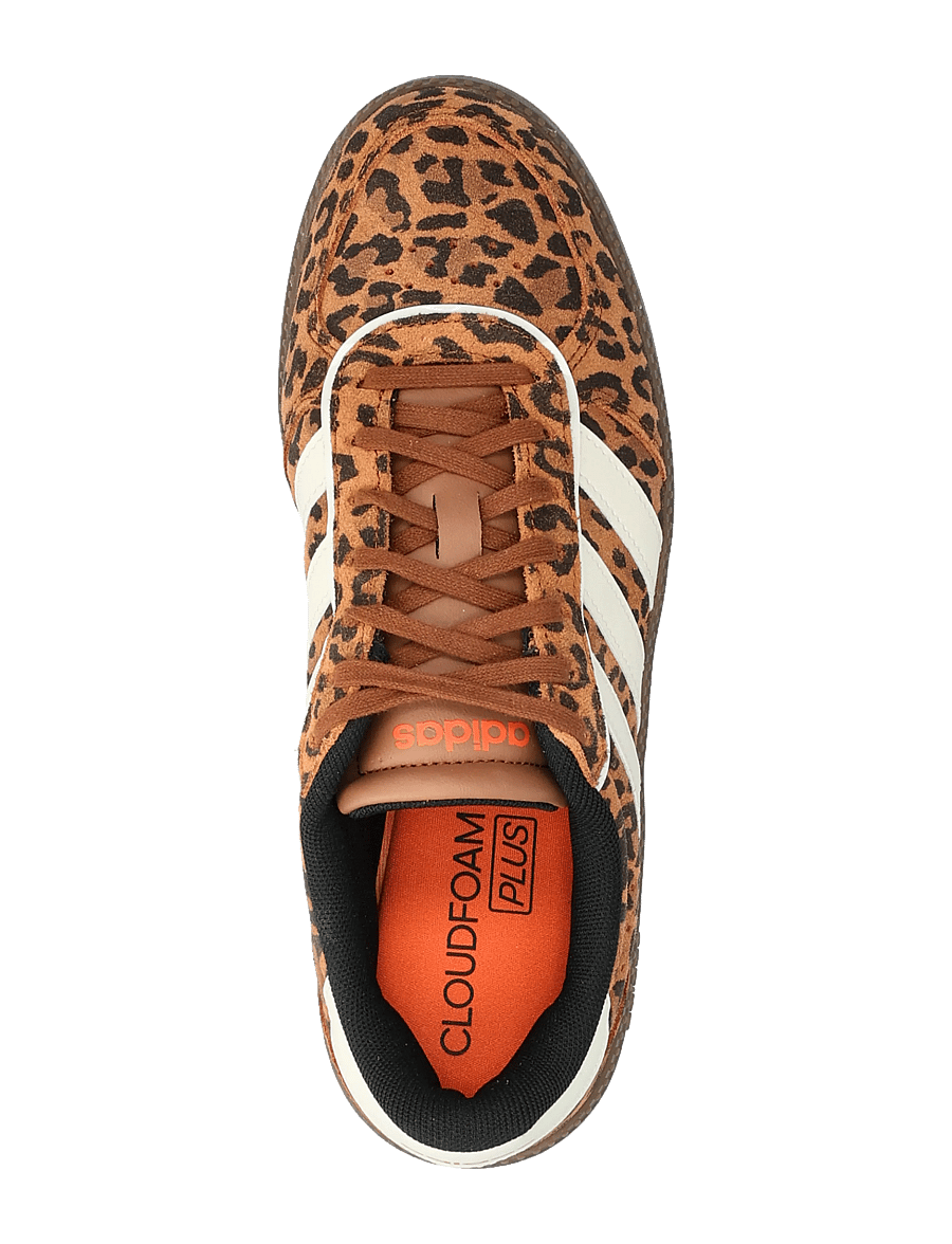 adidas Sportswear - BREAKNET SLEEK - baskets basses - dubr/crewht/gum5 - 3