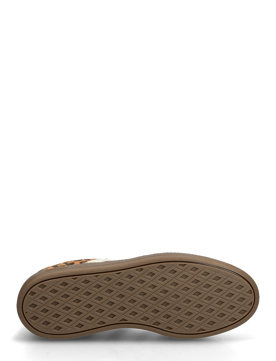 adidas Sportswear - BREAKNET SLEEK - baskets basses - dubr/crewht/gum5 - 4