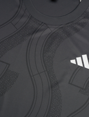 adidas Performance - CLUB GRAPHIC TEE - short-sleeved t-shirts - 000/black - 2