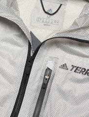 adidas Terrex - Terrex Agravic 2.5-Layer Rain Jacket - lietusmēteļi - nondye - 4