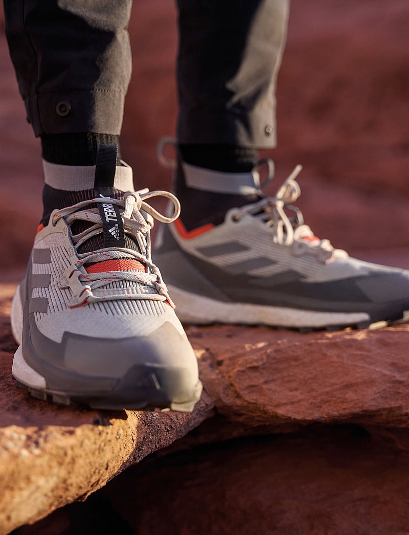 adidas Terrex - Terrex Free Hiker 2.0 Hiking Shoes - lingrn/crywht/impora - 0