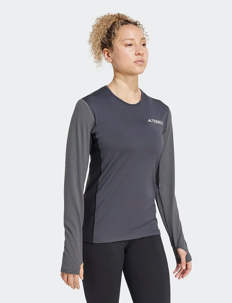 adidas Terrex - MULTI SYNT LS W - termoundertrøjer - carbon/gresix - 3