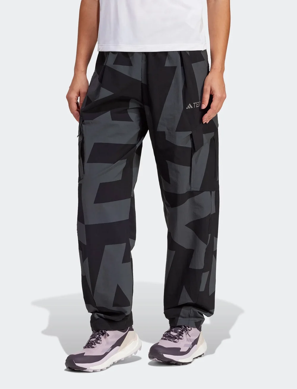 adidas Terrex - W CARGO AOP P - outdoorhosen - black/carbon - 0