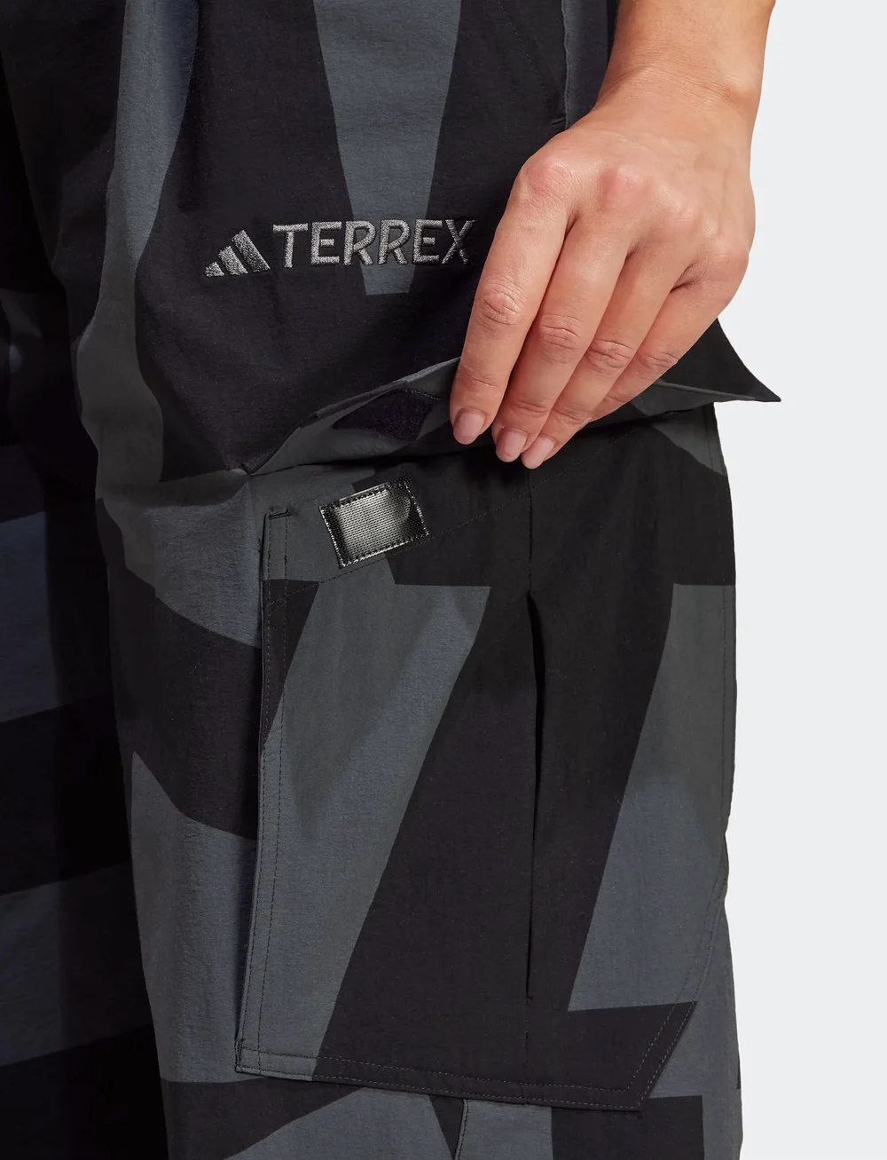 adidas Terrex - W CARGO AOP P - outdoorhosen - black/carbon - 3