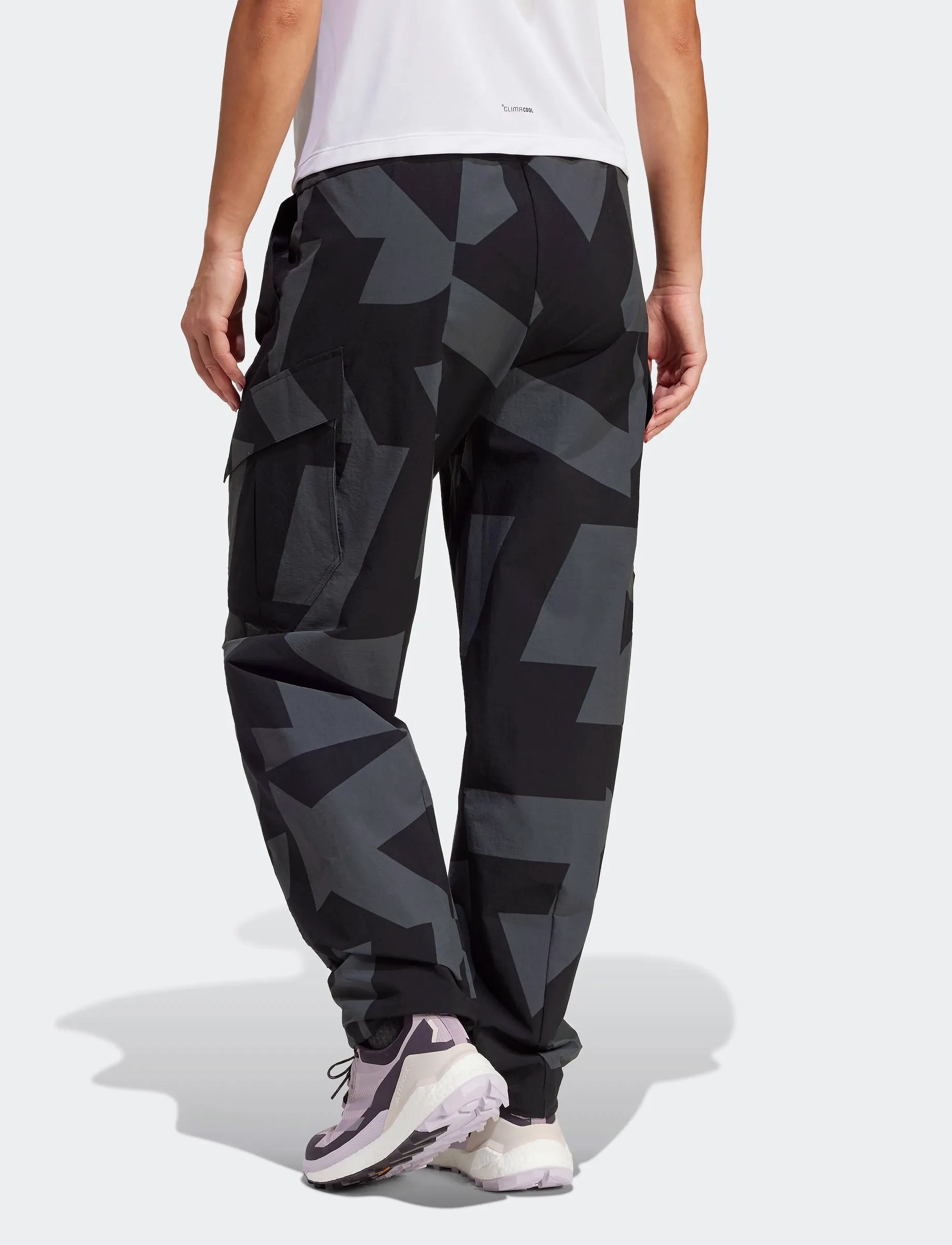 adidas Terrex - W CARGO AOP P - fritidsbukser - black/carbon - 4