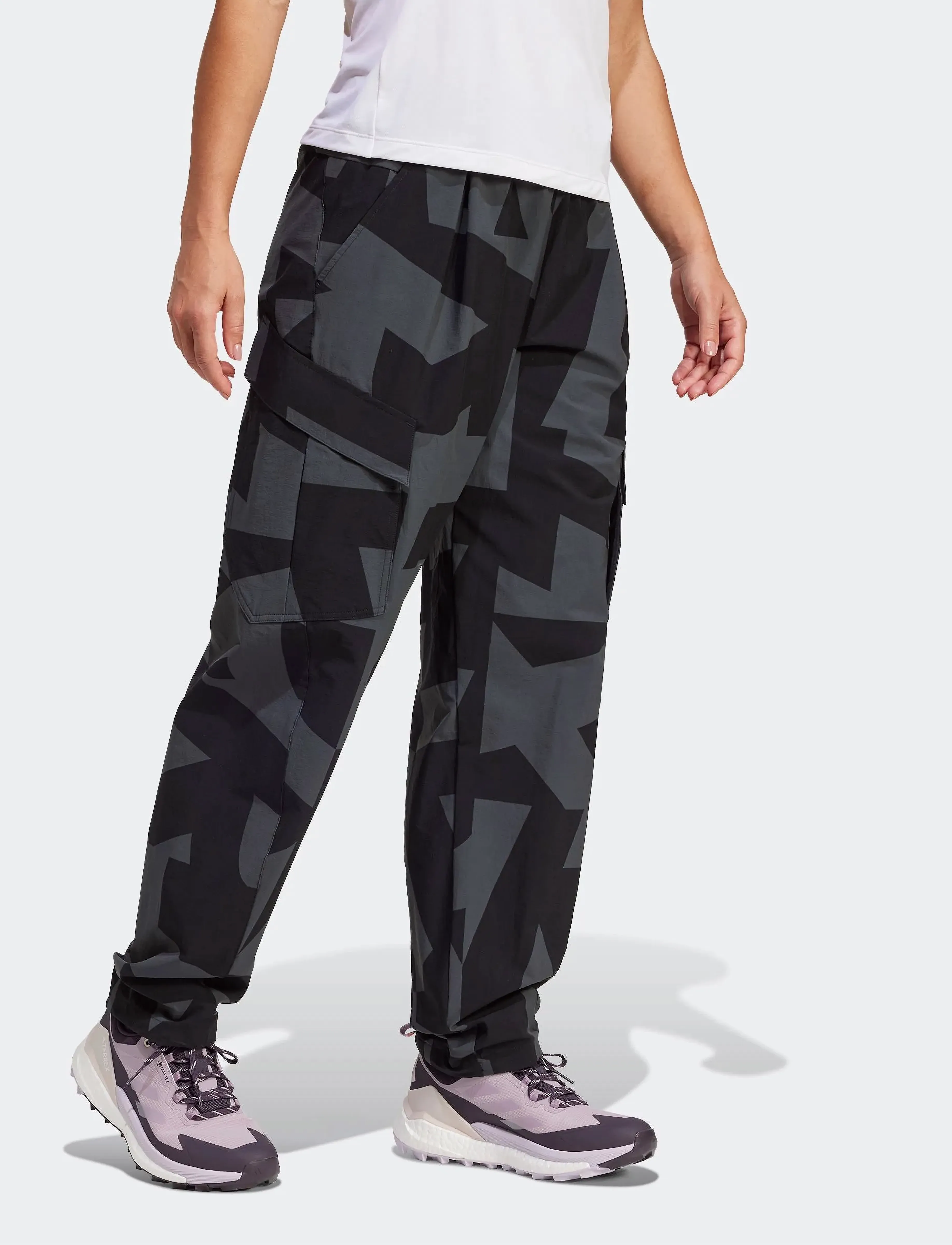 adidas Terrex - W CARGO AOP P - fritidsbukser - black/carbon - 5