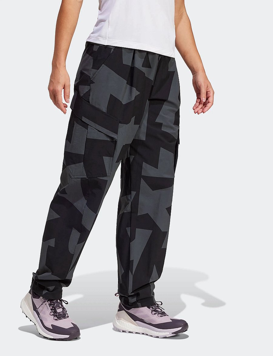 adidas Terrex - W CARGO AOP P - vabaõhupüksid - black/carbon - 5
