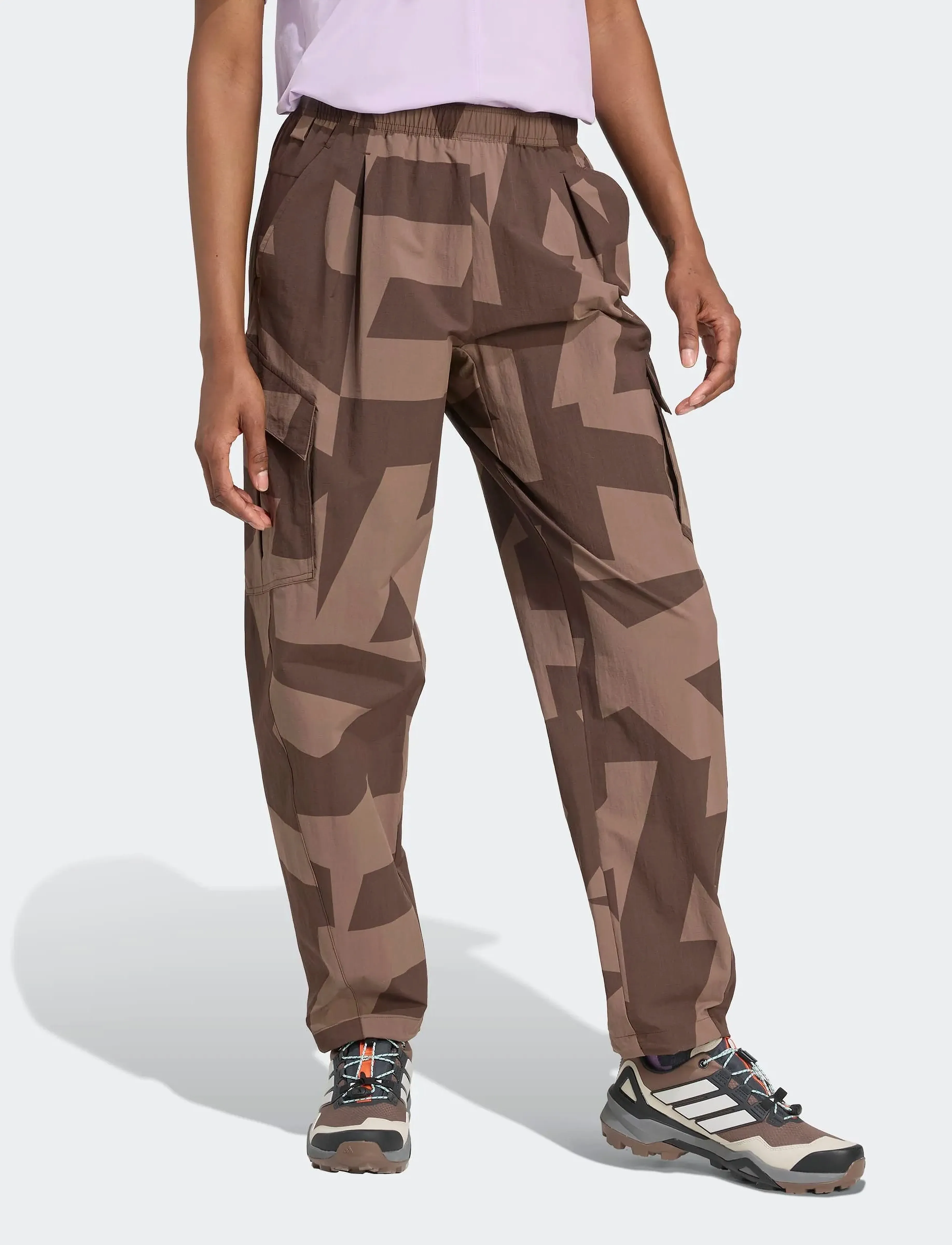 adidas Terrex - W CARGO AOP P - fritidsbukser - brown/earstr - 0