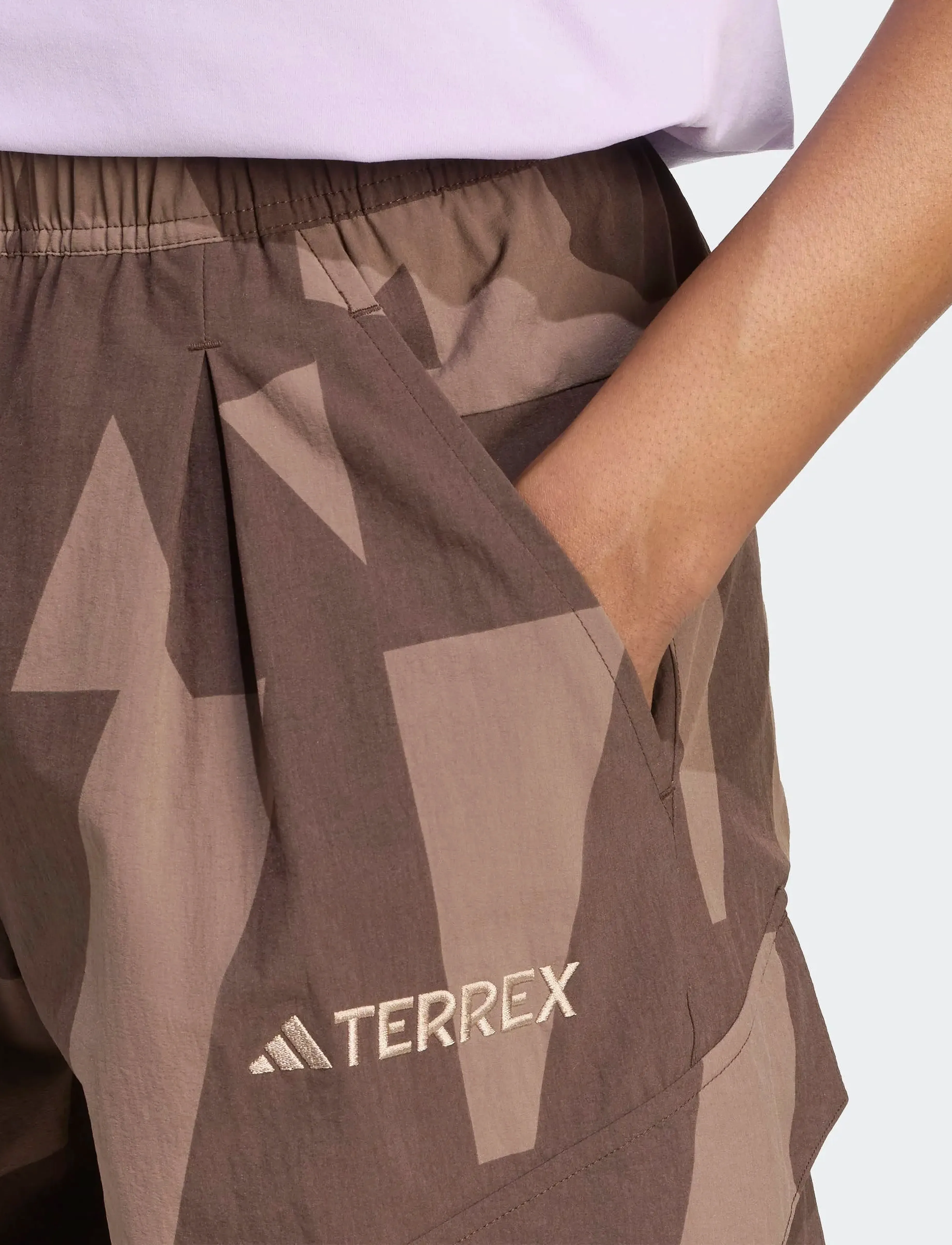 adidas Terrex - W CARGO AOP P - fritidsbukser - brown/earstr - 5
