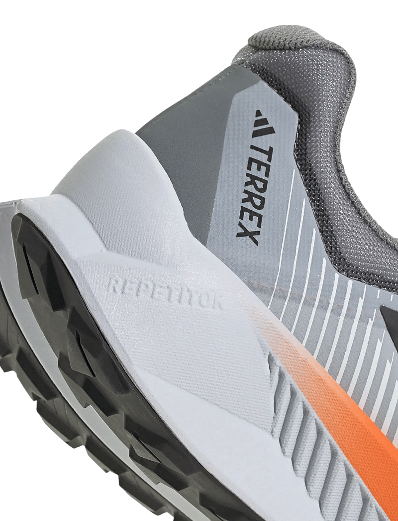 adidas Terrex - TERREX SOULSTRIDE FLOW - bėgimo bateliai - dshgry/carbon/seimor - 5