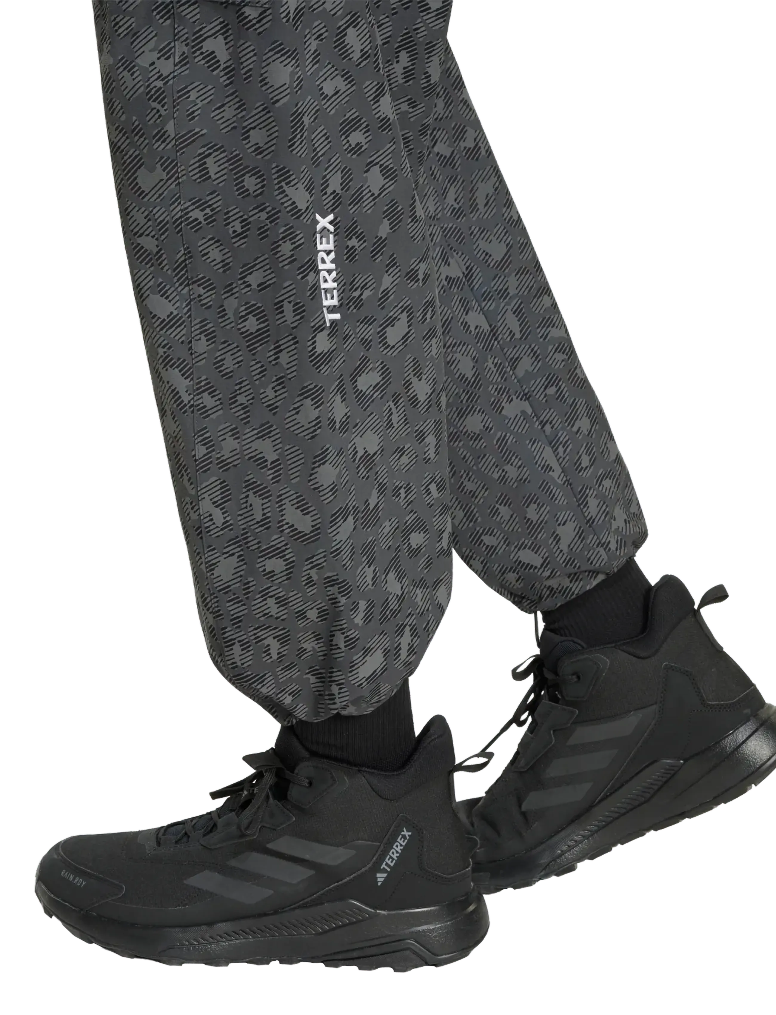 adidas Terrex - CARGO PANTS AOP - gresix/carbon/black - 4