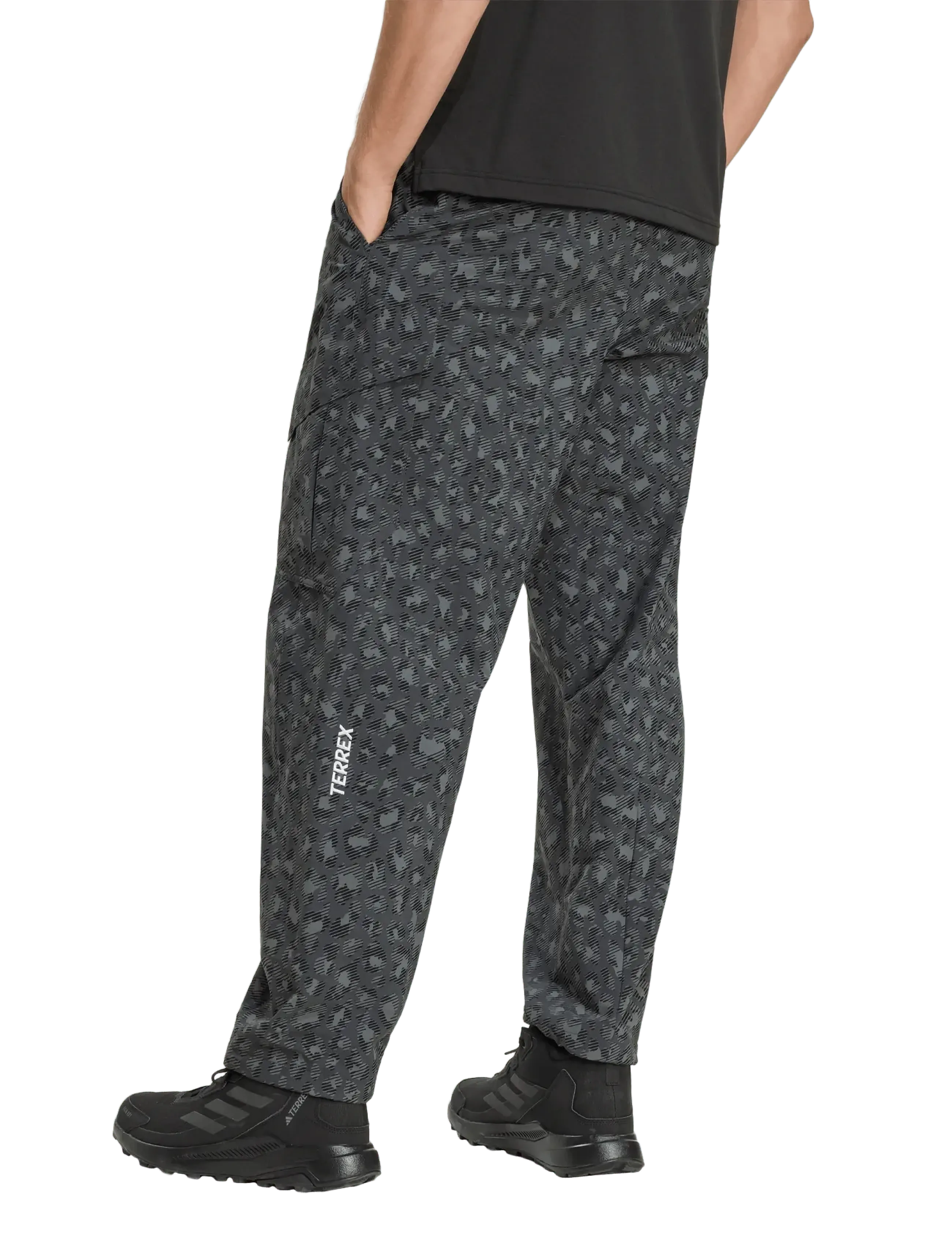 adidas Terrex - CARGO PANTS AOP - gresix/carbon/black - 5