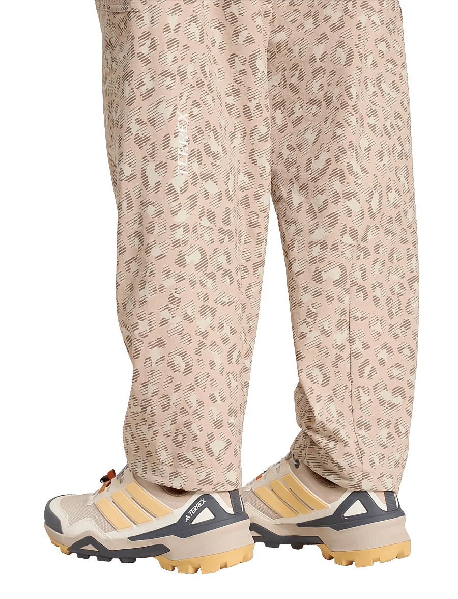 adidas Terrex - W CARGO PTS AOP - casual - wonalu/wontau/trabrn - 4