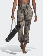 adidas Performance - Yoga Studio Earth Flared 7/8 Tights - spodnie sportowe - alumin/carbon - 2