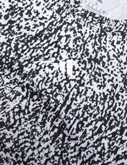 adidas Performance - Techfit Print Training Crop Top - mažiausios kainos - white/black/white - 7