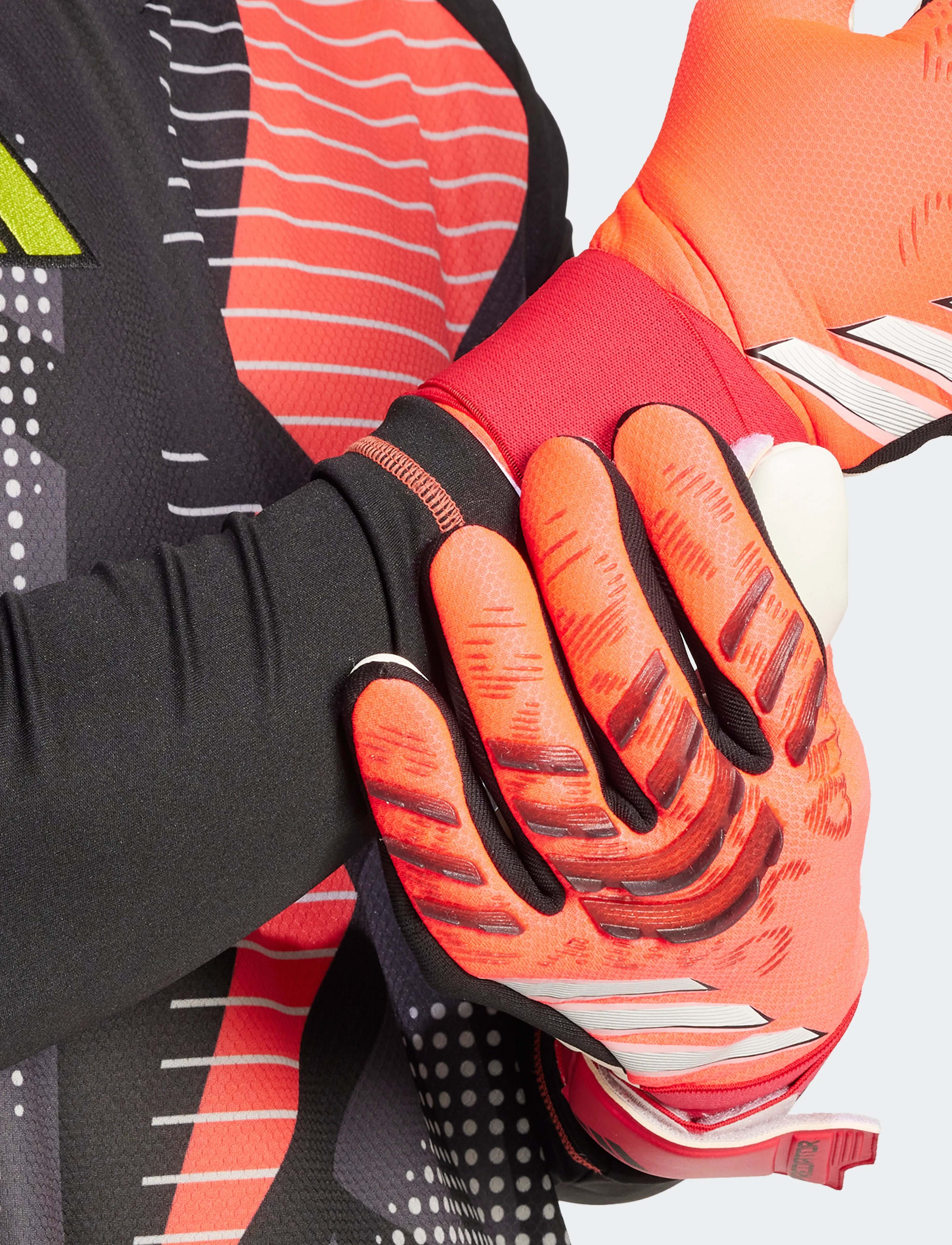 adidas Performance - PRED GL COM - lucred/black/white - 2