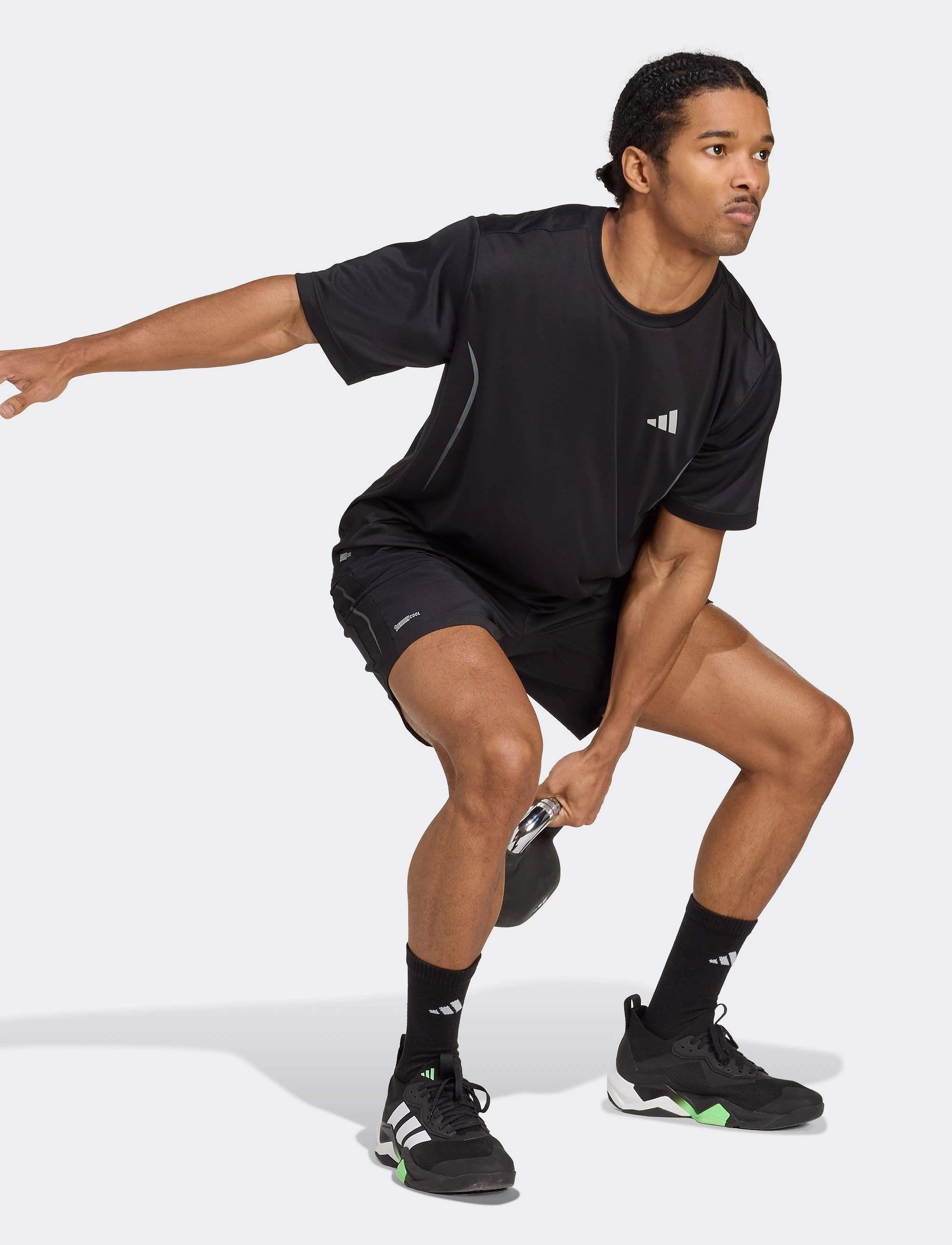 adidas Performance Tech App Gfxsho, S 18 cm, Sport Shorts, Schwarz - Training Männerswear