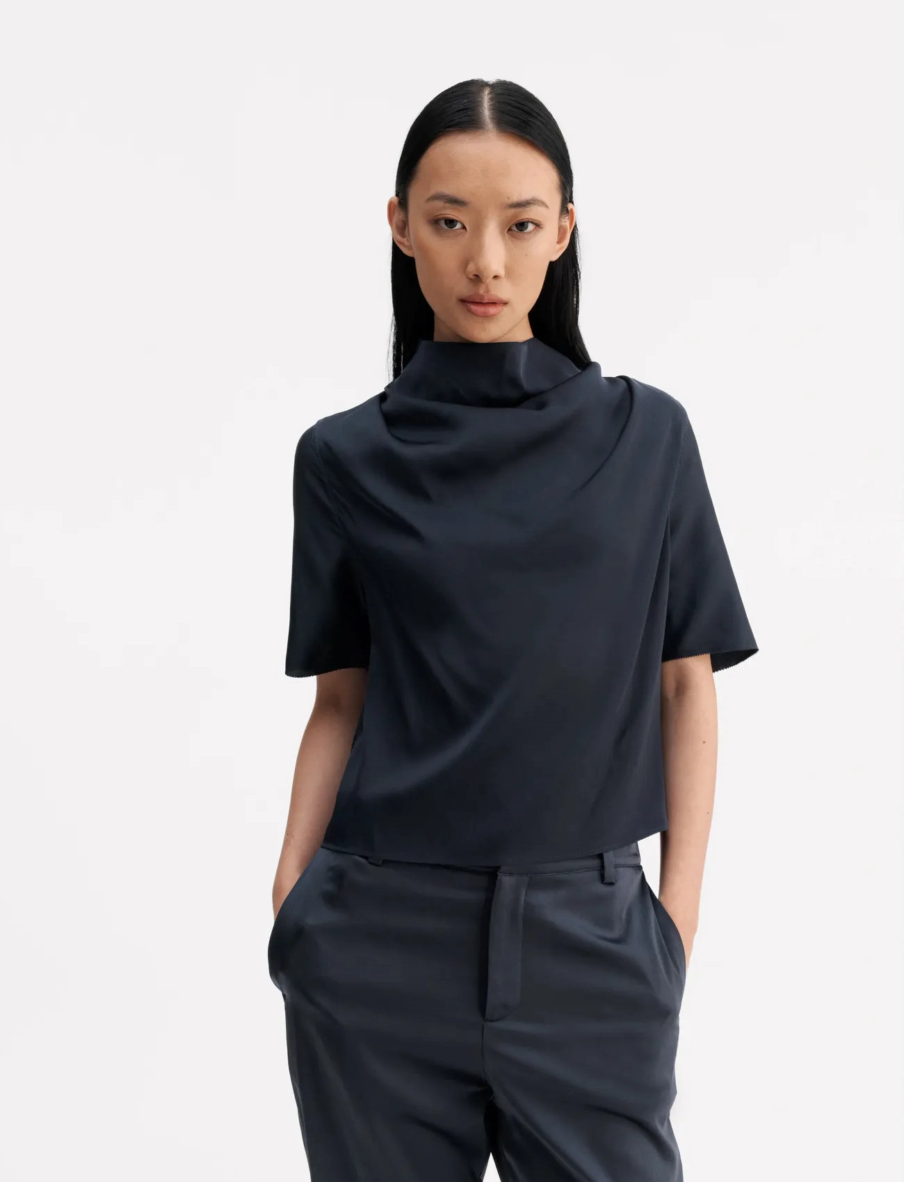 Ahlvar Gallery Milly Silk Tee - Navy - XS 1