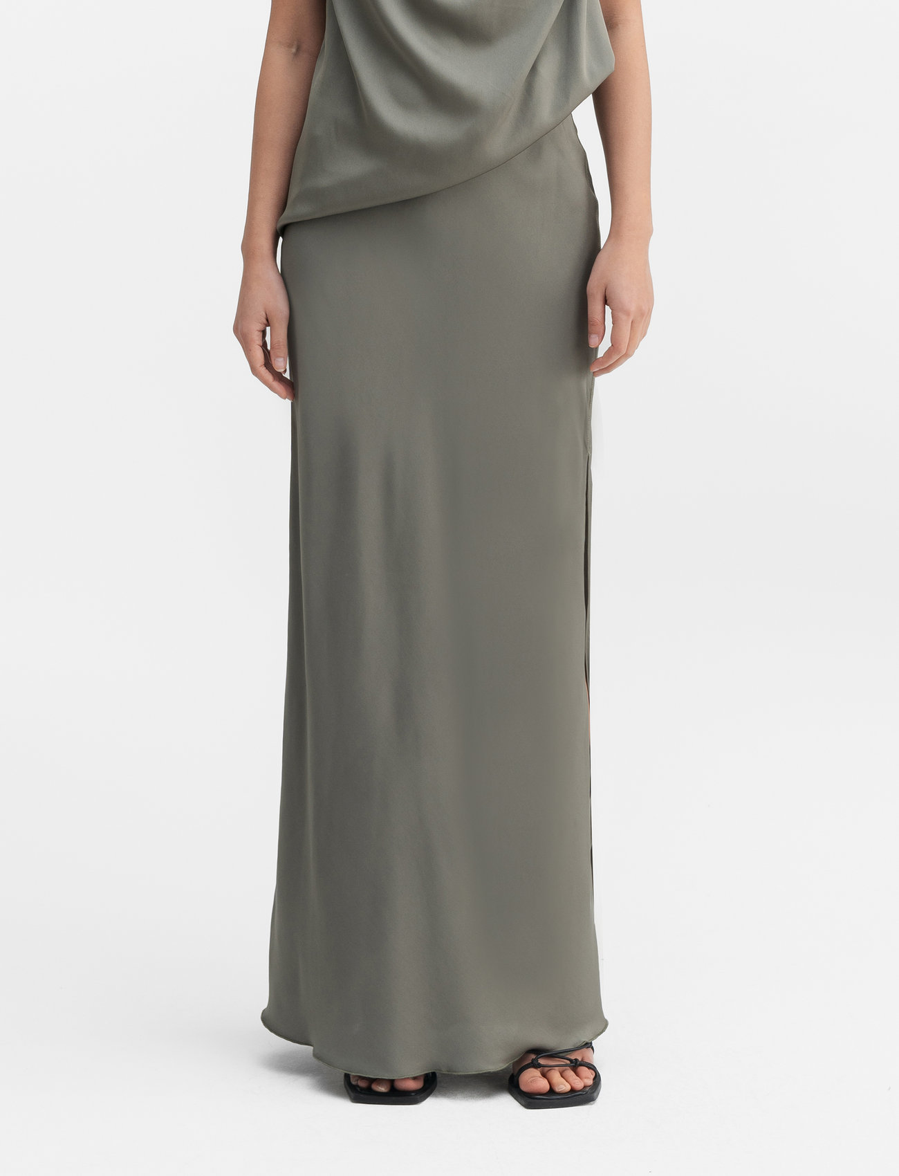 Ahlvar Gallery Hana Long Silk Skirt - Khaki green - M