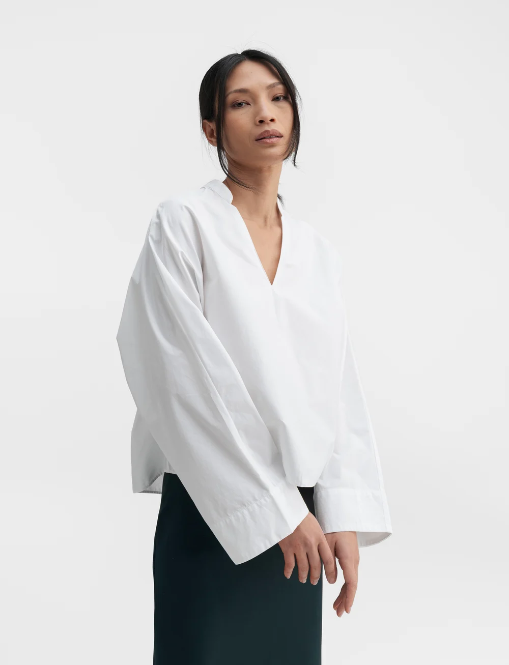 Ahlvar Gallery - Nina v-neck cotton blouse - blouses à manches longues - white - 5
