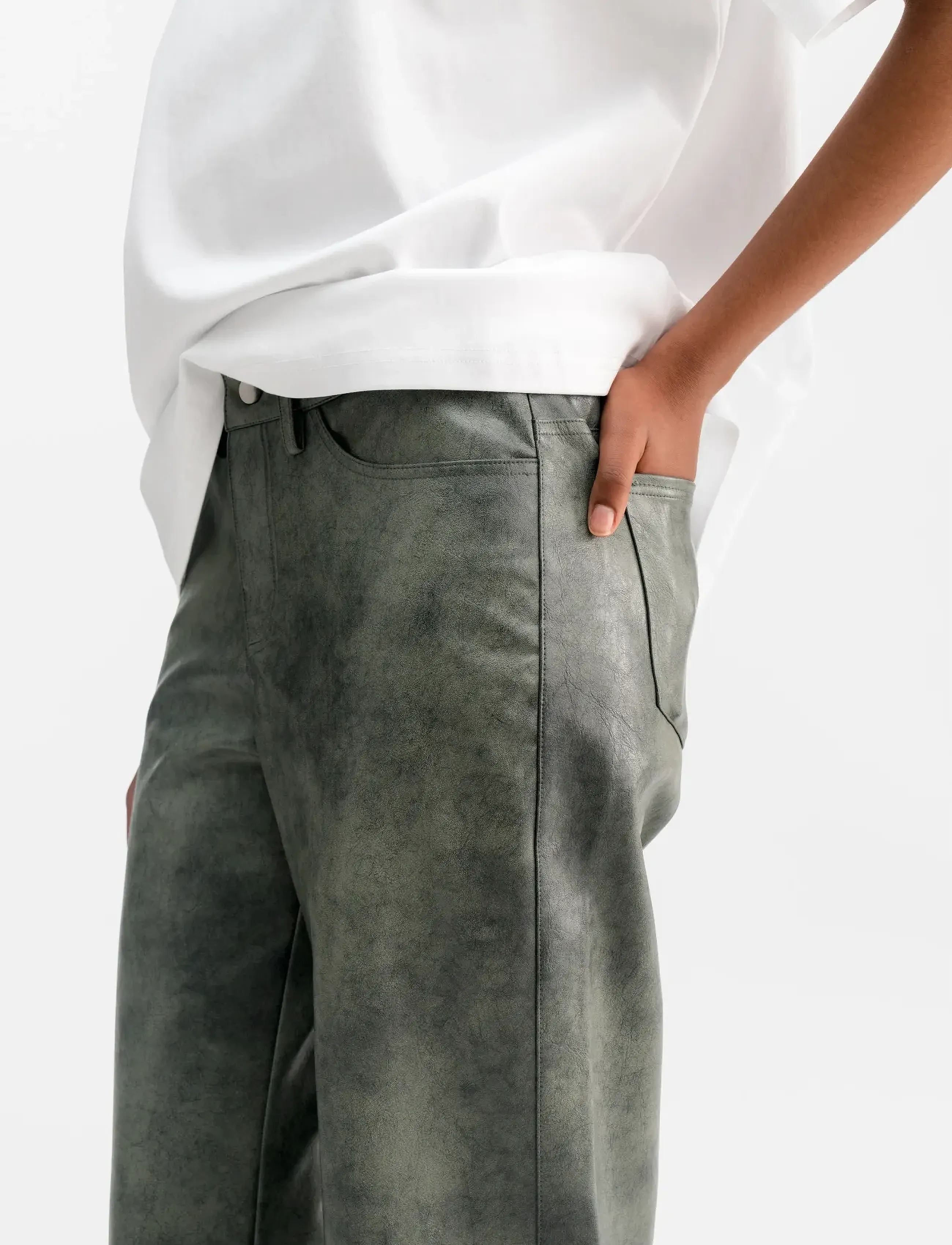 Ahlvar Gallery - Aina PU leather trousers - raka byxor - dark grey - 3