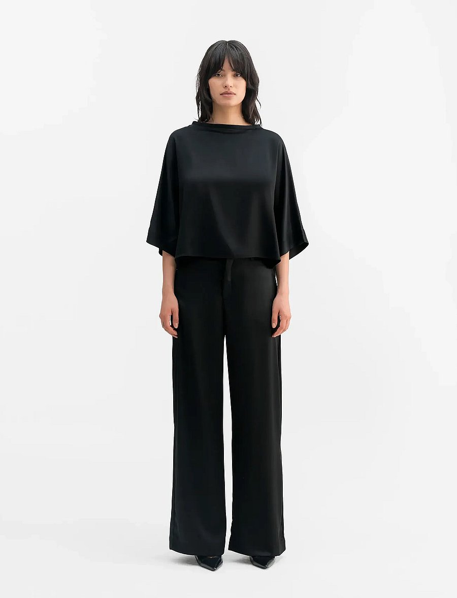 Ahlvar Gallery - Mila satin trousers - hosen mit weitem bein - black - 0