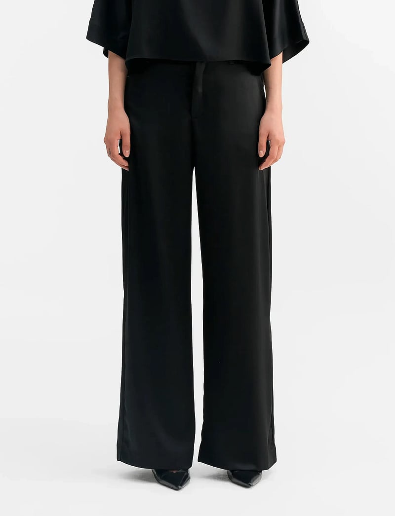 Ahlvar Gallery - Mila satin trousers - hosen mit weitem bein - black - 3
