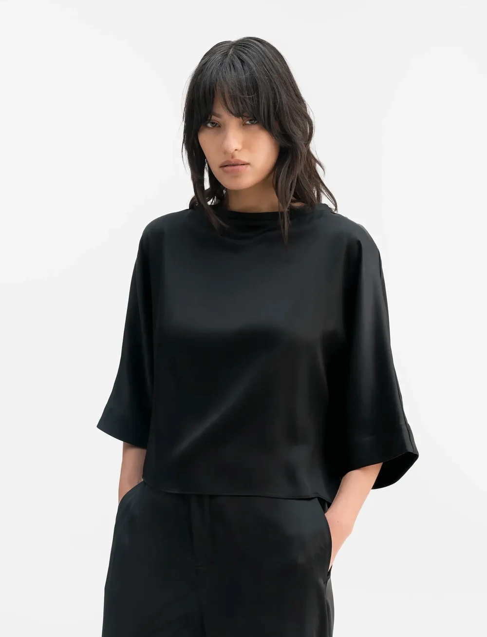 Ahlvar Gallery - Thea satin tee - långärmade blusar - black - 0