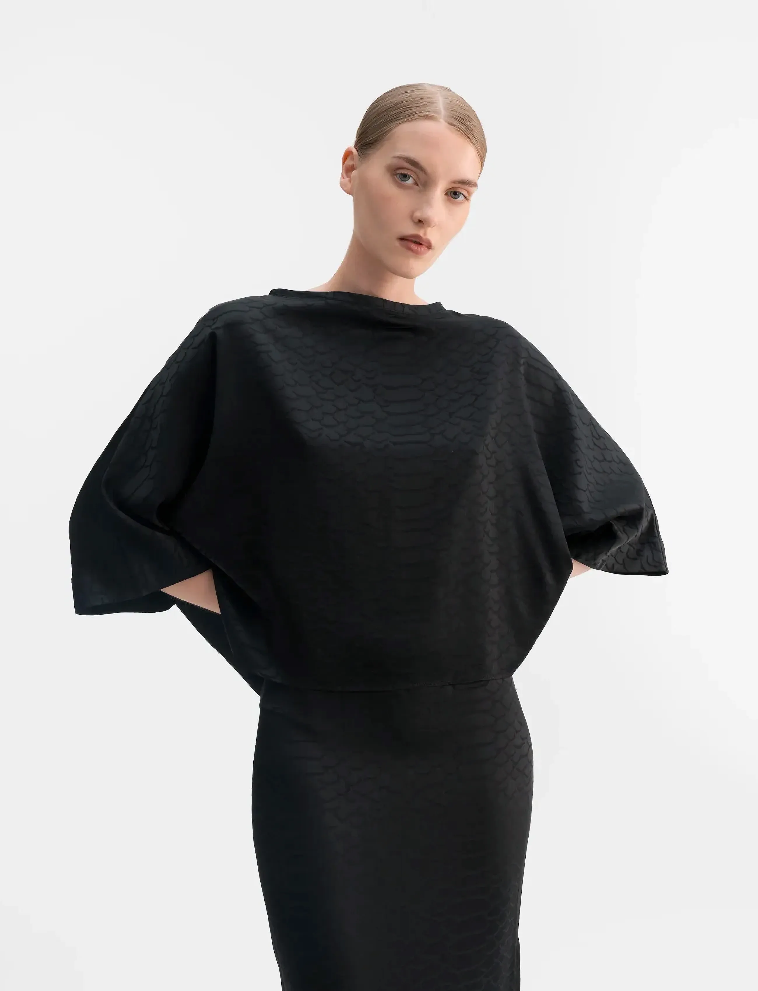 Ahlvar Gallery Thea Snake Tee, XS, Black, T-Shirts & Toppe > Kortærmede, Dame