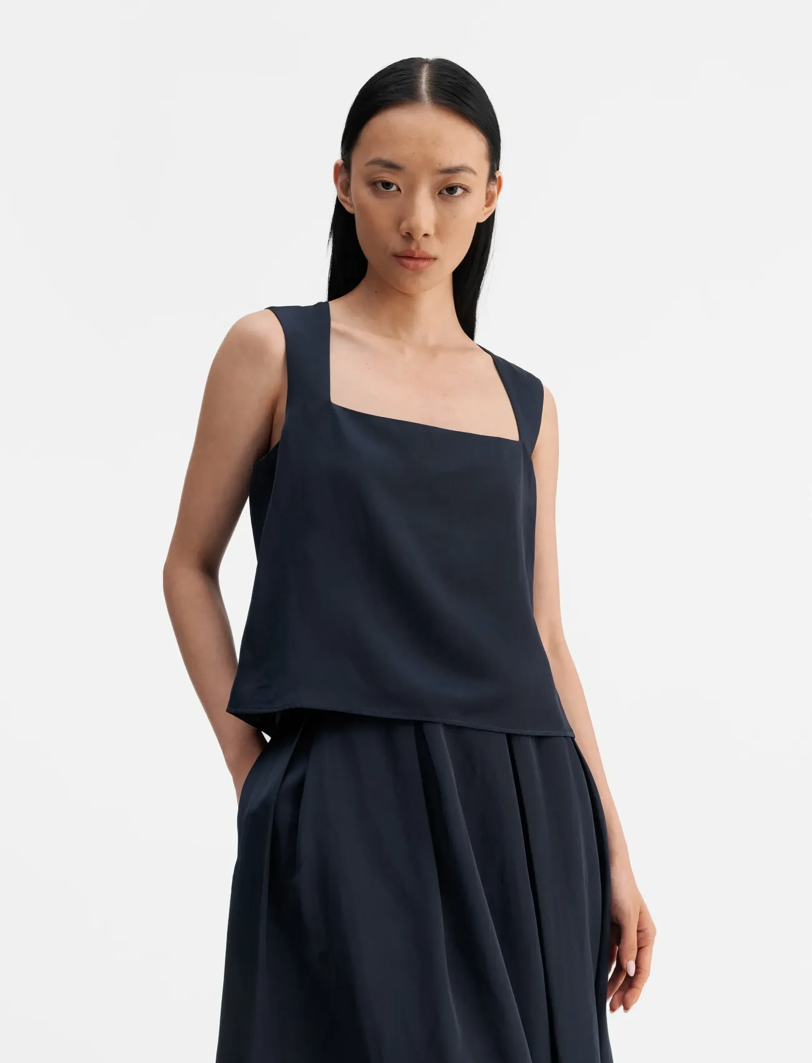 Ahlvar Gallery Della linen top - Mouwloze tops - BLUE GREY / navy
