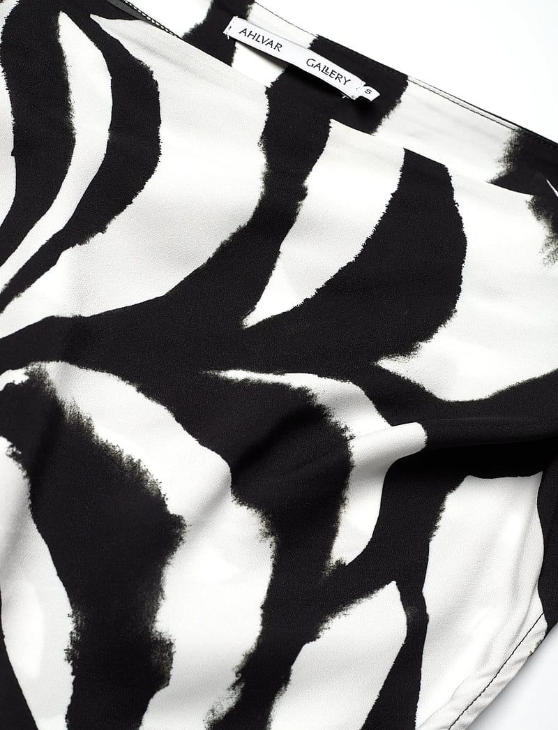 Ahlvar Gallery - Lacy zebra dress - party dresses - white - 5