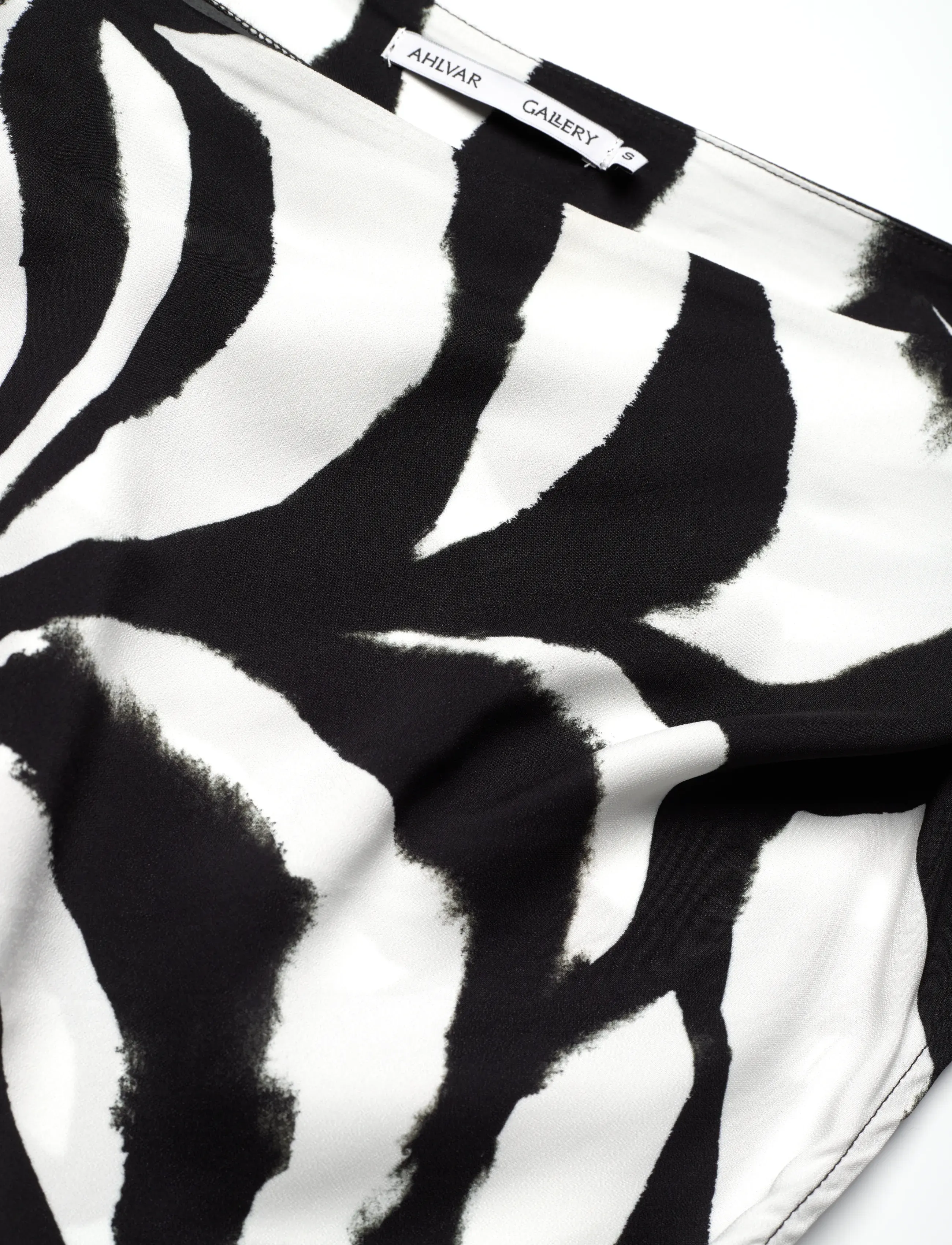 Ahlvar Gallery - Lacy zebra dress - maxi jurken - white - 5