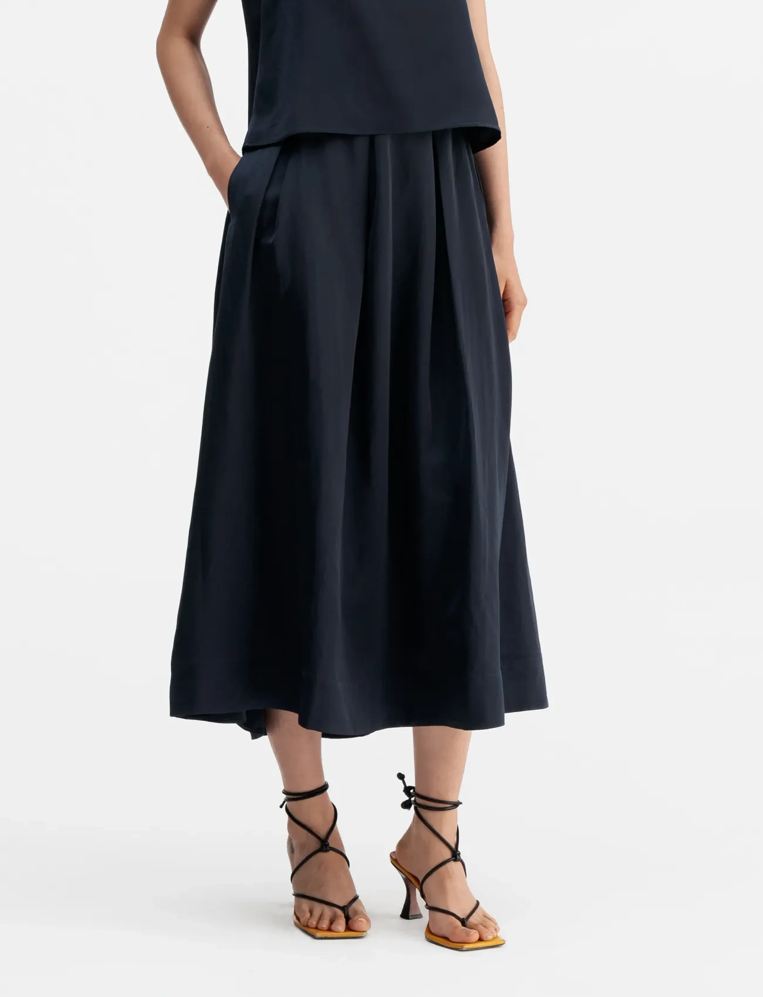 Ahlvar Gallery Mace Linen Skirt, XS, Designer, Marineblau - Knee-length & Midi Röcke, Frauen